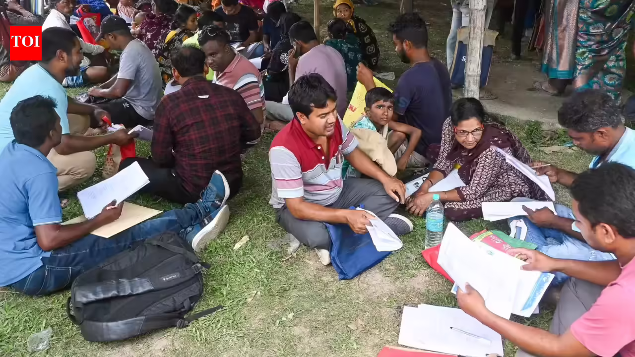 Appellate tribunal accepts Aadhaar card in first SIR appeal. India News