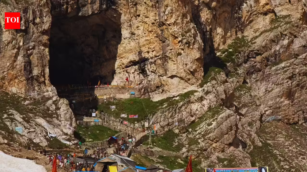 Amarnath Yatra 2026: Process of registration, important dates, eligibility criteria, preferred paths, and essential guidelines for the pilgrims.
