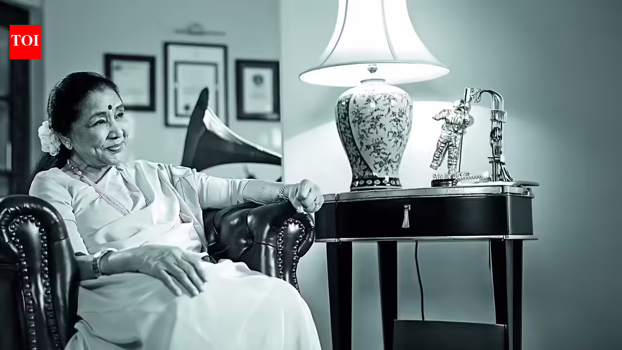 Tributes Pour In for Legendary Singer Asha Bhosle Following Her Passing |