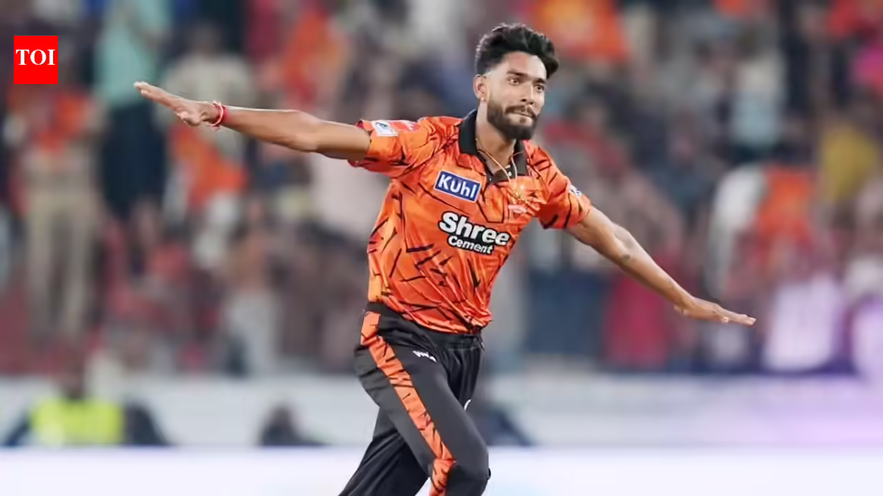 ‘Everything is fake’: Praful Hinge recreates Mohammed Siraj moment after Sunrisers Hyderabad win – WATCH | cricket news