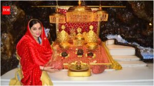 Exclusive – Kanika Maheshwari Gets Emotional as She Revisits Vaishno Devi Temple; says ‘I Asked Mata Rani for a Son and She Gifted Me My Blessing’