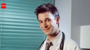 John Wells recalls Noah Wyle’s casting for ‘ER’; says he got the job ‘at the last minute’