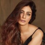 Tabu buys Rs 10 crore apartment in Mumbai’s Versova; deal includes two parking spaces – Report | Hindi Movie News