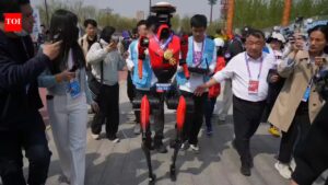‘Chinese Humanoid Robots’ beat human winners in half-marathon race, again ‘proving’ Elon Musk right about China being Tesla’s only competitor