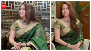 Buying gold on Akshaya Tritiya feels like welcoming prosperity, says Prajakta Shukre. Hindi Movie News