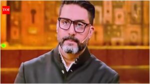 Bigg Boss Marathi 6 finale: Abhishek Bachchan mimics his father Amitabh Bachchan on the show; says ‘It is raining a lot at home today’