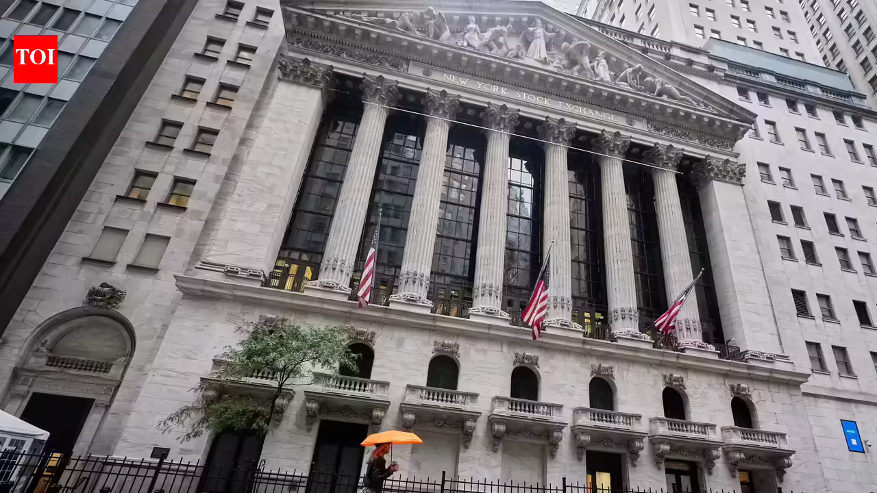 US stocks today: Wall Street in red as crude prices jump; Nasdaq tumbles over 100 points, Dow trades flat