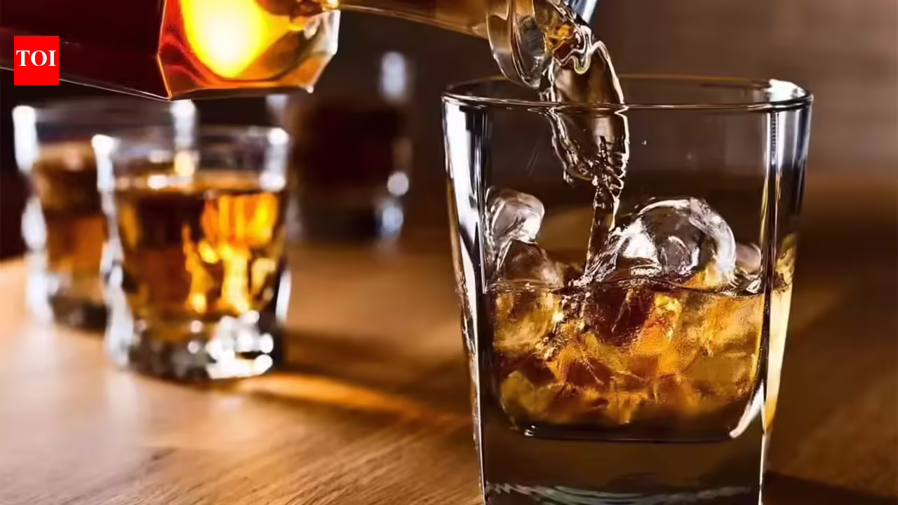 Hooch deaths continue despite 10 years of prohibition. Patna News