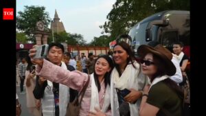 Social media influencers visit Mahabodhi temple | Patna News