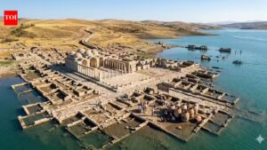 A 2,000-year-old underwater city found in Turkey shows advanced urban planning. world news