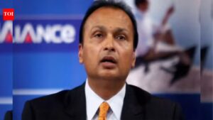 CBI arrests 2 senior Reliance Communications executives. India News