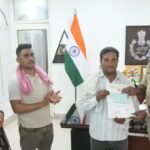 E‑rickshaw driver sets an example, returns jewellery. Kanpur News