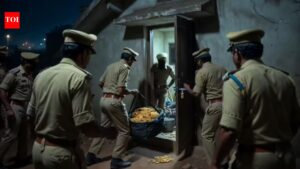 5 Indore cops accused of breaking into house, stealing gold jewelery suspended. Indore News