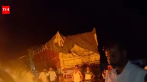 11 killed in collision involving multiple vehicles in Mirzapur. Lucknow News