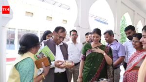 LU show highlights green wonders | Lucknow News