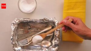 Cleaning Burnt Utensils: How to use aluminum foil for cleaning burnt utensils fast
