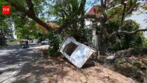 7.6k house extensions cleared from roads in 5 days, Gurgaon DLF phases top violations | Gurgaon News