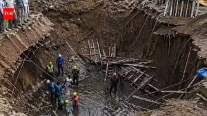 Group Of People Fall Into Pit: 1 killed, 10 injured as group of people fall into pit at under-construction site in Mumbai | Mumbai News