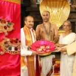 Bengaluru devotee donates 7 jewels worth Rs 94L to Tirumala temple | Amaravati News