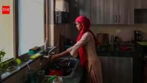 Voting in Bengal, help-less in Gurgaon: On ’10-min’ apps, wait time for slots is 3-5 days. Gurgaon News