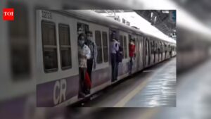 Mumbai harbor line megablock today; no disruption on main line. Mumbai News