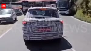 Maruti Suzuki Brezza facelift spied again: Here’s what’s new