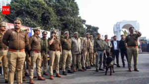 Bizman lynched by mob after his car hits woman in Varanasi. Lucknow News