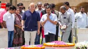 Kejriwal pays tribute to Mahatma Gandhi at Rajghat, reiterates ‘satyagraha’ stand in excise policy case. India News