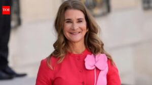 Quote of the day by Melinda French Gates: “When something’s uncomfortable, it means you’re actually growing, so embrace that.” |