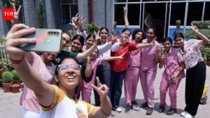 UP pass rate above 98% in ICSE & ISC exams, better than last year | Noida News