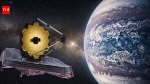 NASA’s James Webb Space Telescope peers inside a ‘Super-Jupiter’ and finds frozen cloud.