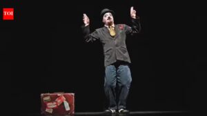 Theater review: Vinay Pathak shines as a clown in Nothing Like Lear | Delhi News