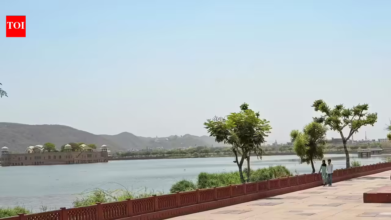 Dust storm, rain bring brief relief in parts of Raj, heat persists. Jaipur News