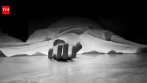Man dies as car plunges into pond near Coimbatore | Coimbatore News