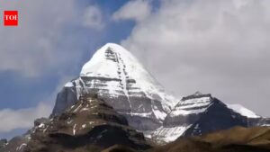 Nepal stirs row with India, objects to Kailash Mansarovar yatra via Lipulekh