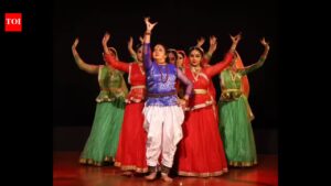Nrityasamidha” honors Guru Prabha Marathe with an enthralling display of classical dance.
