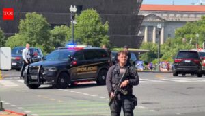 Gun scare near White House: Person shot by law enforcement at Washington Monument; lockdown briefly imposed