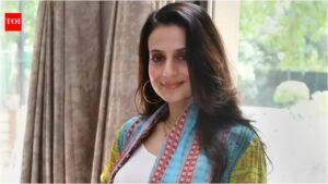 ‘Stuck for hours’: Ameesha Patel shares update as New York–Mumbai flight is diverted amid Middle East tensions. Hindi Movie News