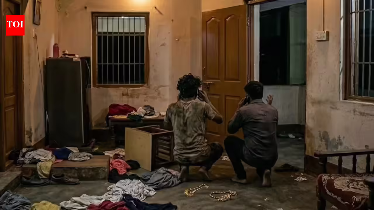 Fearing mob assault, trapped ‘thieves’ dial cops for help in Odisha. Bhubaneswar News