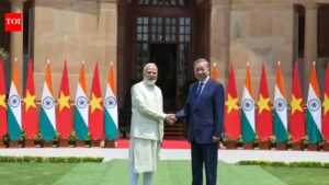 Focus on trade and defense, India & Vietnam upgrade ties, reaffirm commitment to freedom of navigation, target $ 25 billion trade