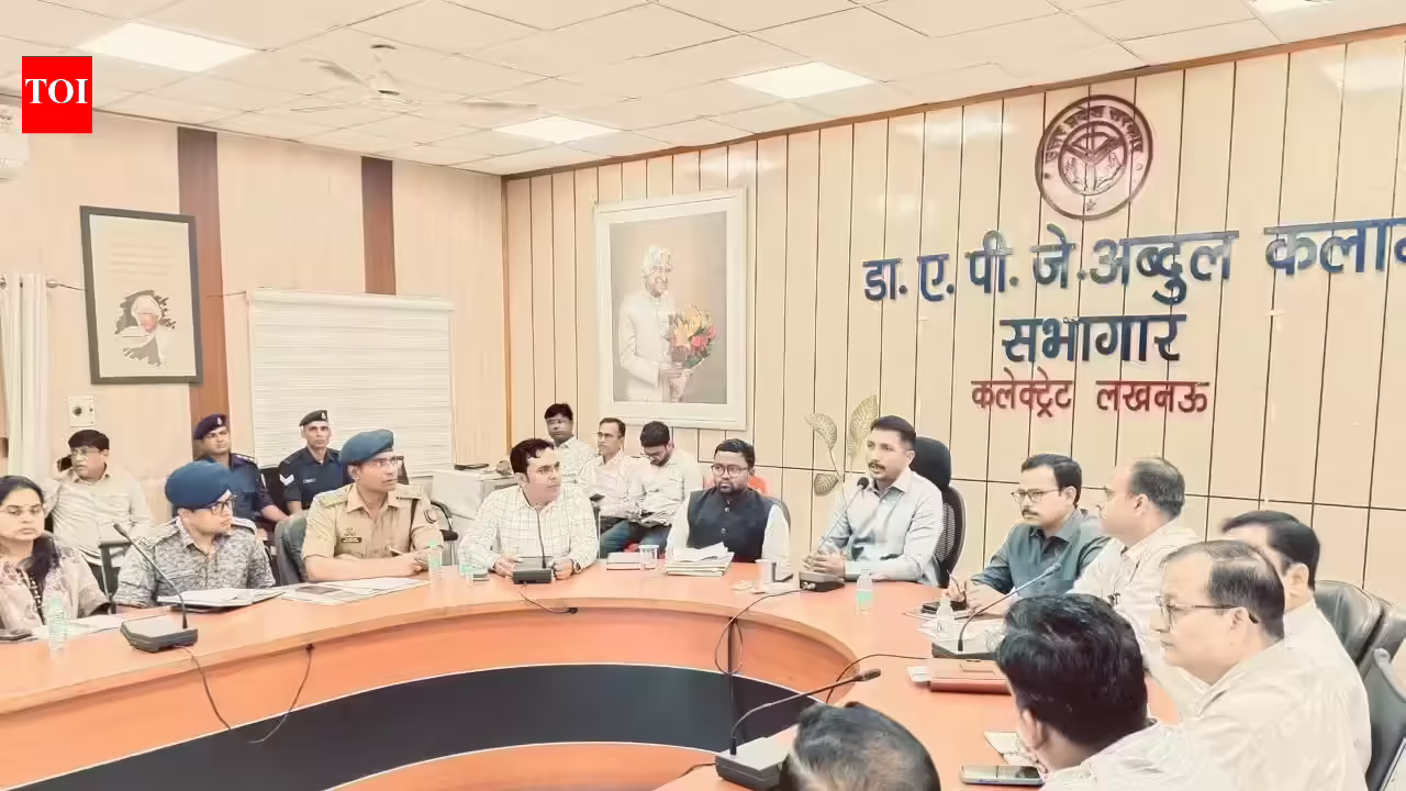 Urge people to participate in census via digital platforms: DM to officials. Lucknow News
