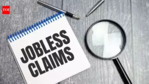 US jobless claims rise to 200,000, layoffs remain near historic lows despite economic pressures