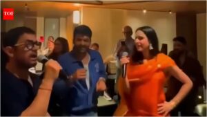 Kapil Sharma: Aamir Khan croons ‘Aati Kya Khandala’ as he joins Kapil Sharma for impromptu singing night at ‘Daadi Ki Shaadi’ screening – Video | Hindi Movie News