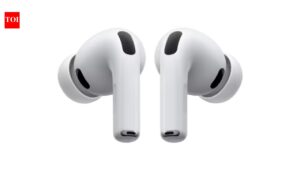 Apple’s camera AirPods are nearly ready, and now they’re waiting on Siri