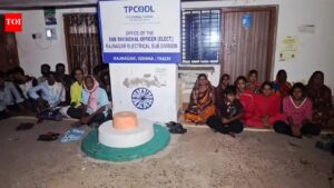 Villagers stage indefinite dharna for power restoration. Bhubaneswar News
