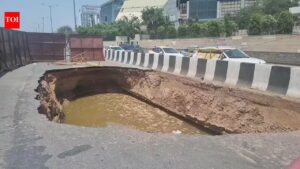 2 days on, Sohna highway sinkhole widens, cracks appear on carriageway and service road. Gurgaon News