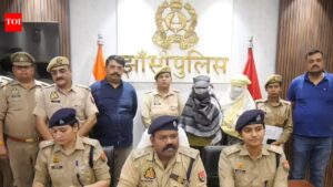 2 women held in IPL betting racket; ₹1.7cr of bullion & cash recovered | Kanpur News