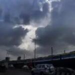 Delhi weather: IMD issues yellow alert, forecasts rain and thunderstorm from Monday. Delhi News