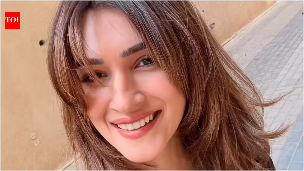 Rekha: Kriti Sanon picks Rekha for her dream biopic: ‘She’s the ultimate baddie’ | Hindi Movie News