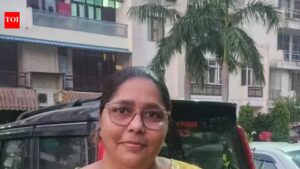 Stuck in traffic, woman runs to exam centre; Moradabad cop comes to rescue. Meerut News